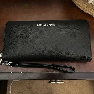 Michael Kors Continental Wallet